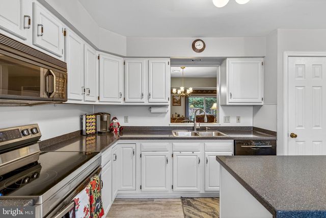 3116 CORNERSTONE DR, Lancaster, PA 17603