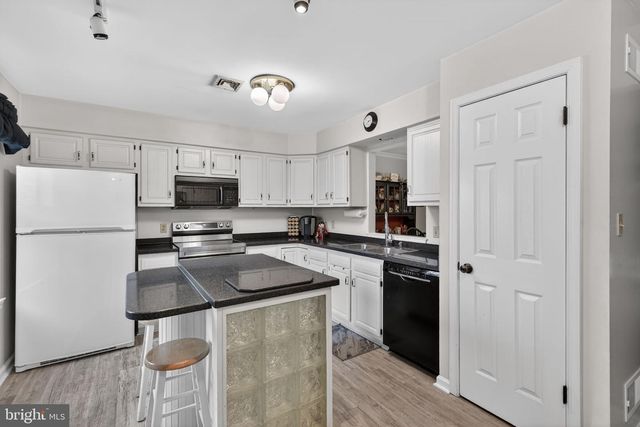 3116 CORNERSTONE DR, Lancaster, PA 17603