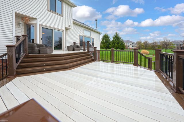 72608 Oxal Point, Bruce Twp, MI 48065