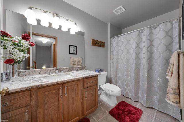 72608 Oxal Point, Bruce Twp, MI 48065
