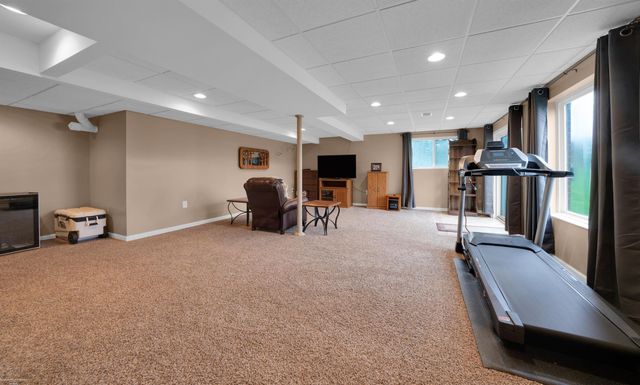 72608 Oxal Point, Bruce Twp, MI 48065