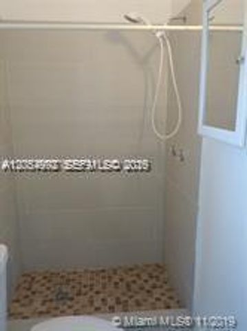 620 NE 178th St B, Miami, FL 33162