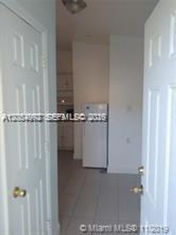 620 NE 178th St B, Miami, FL 33162