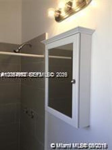 620 NE 178th St B, Miami, FL 33162