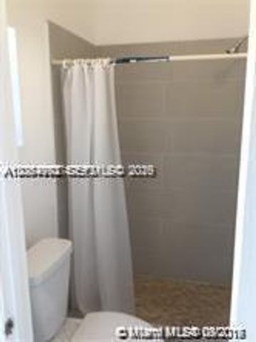 620 NE 178th St B, Miami, FL 33162