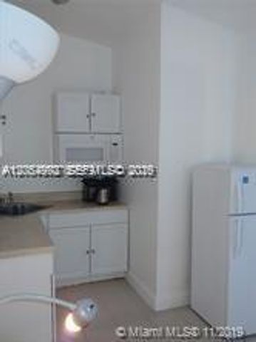 620 NE 178th St B, Miami, FL 33162