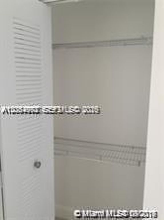 620 NE 178th St B, Miami, FL 33162
