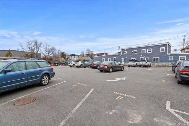 14 Bayville Avenue 5, Bayville, NY 11709