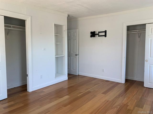 14 Bayville Avenue 5, Bayville, NY 11709