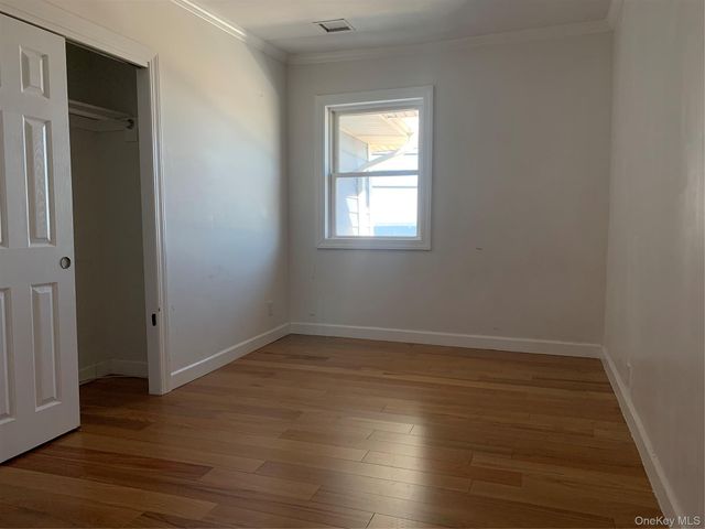 14 Bayville Avenue 5, Bayville, NY 11709