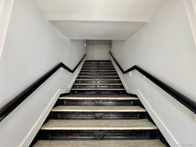 315 Riverside Boulevard 5, Long Beach, NY 11561