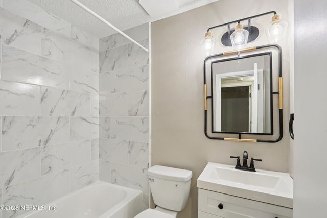 409 SAILFISH Drive E, Atlantic Beach, FL 32233