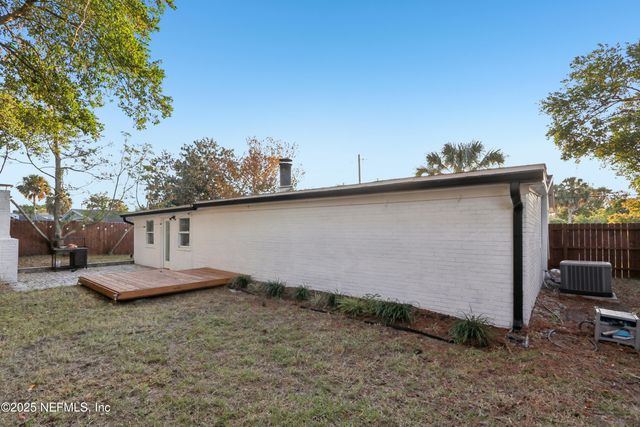 409 SAILFISH Drive E, Atlantic Beach, FL 32233