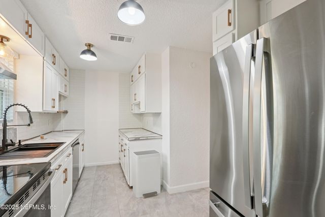 409 SAILFISH Drive E, Atlantic Beach, FL 32233