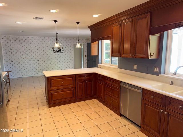 4602 E EXETER Boulevard, Phoenix, AZ 85018