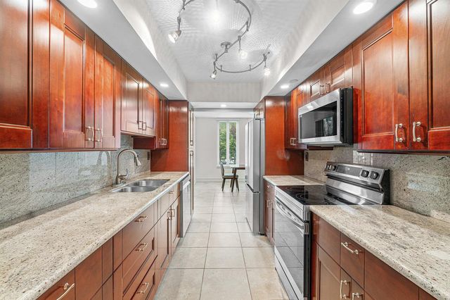 100 SE 5th Avenue 216, Boca Raton, FL 33432
