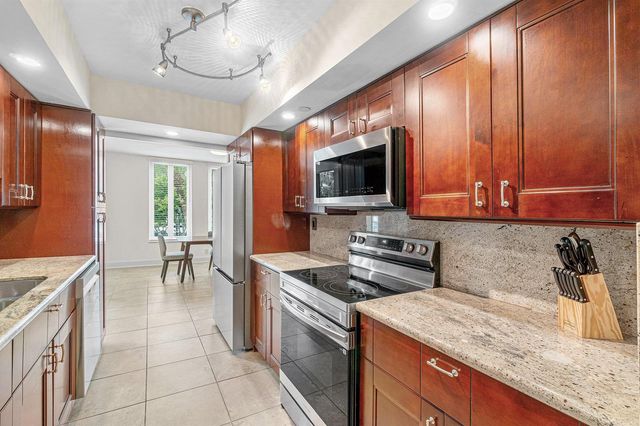 100 SE 5th Avenue 216, Boca Raton, FL 33432