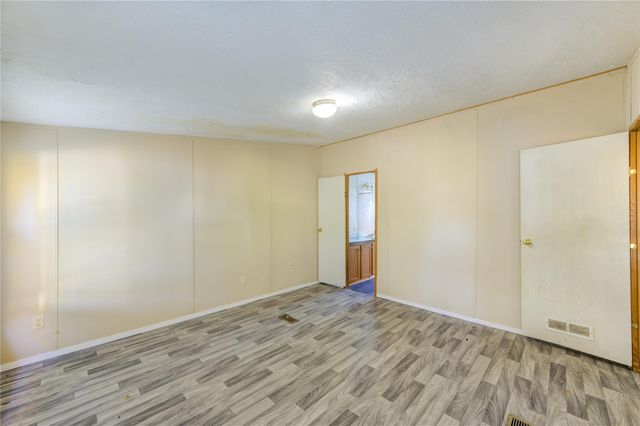 910 County Road 3556, Cleveland, TX 77327