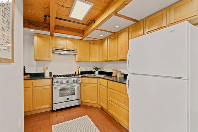 1920 Union St #9, Oakland, CA 94607
