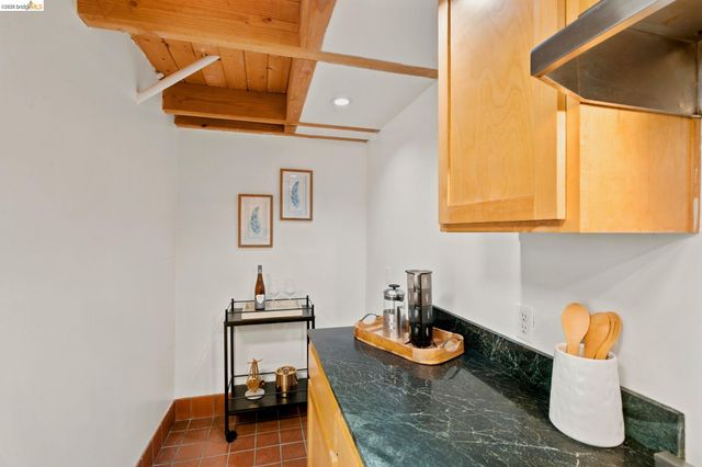 1920 Union St #9, Oakland, CA 94607
