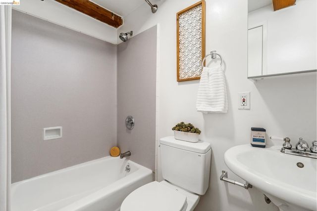 1920 Union St #9, Oakland, CA 94607