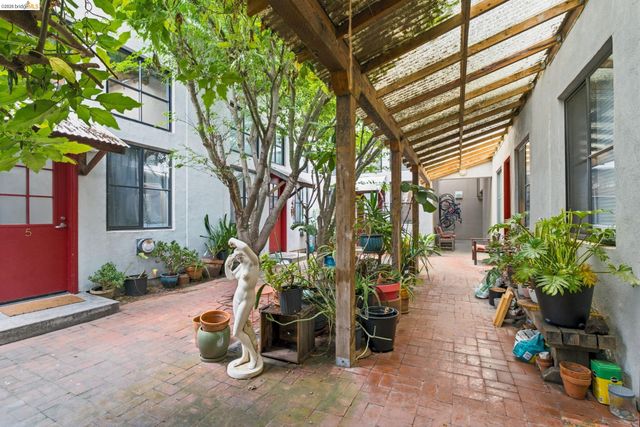 1920 Union St #9, Oakland, CA 94607