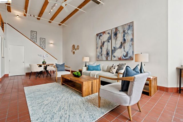 1920 Union St #9, Oakland, CA 94607