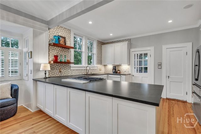 202 E 51st Street, Savannah, GA 31401