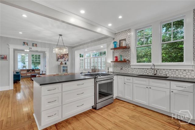 202 E 51st Street, Savannah, GA 31401