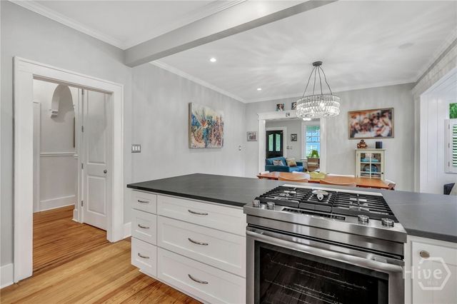 202 E 51st Street, Savannah, GA 31401