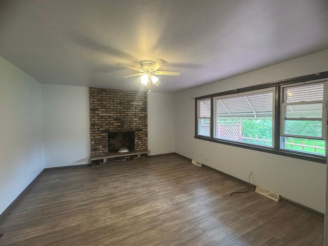27 W 155th Place, South Holland, IL 60473