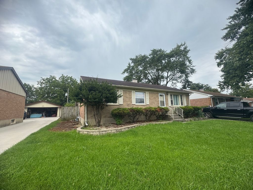 27 W 155th Place, South Holland, IL 60473