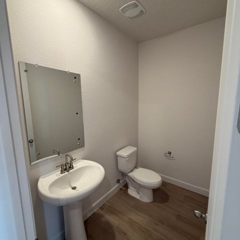 2464 Marble Avenue NE, Rio Rancho, NM 87144