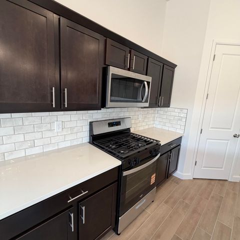 2464 Marble Avenue NE, Rio Rancho, NM 87144