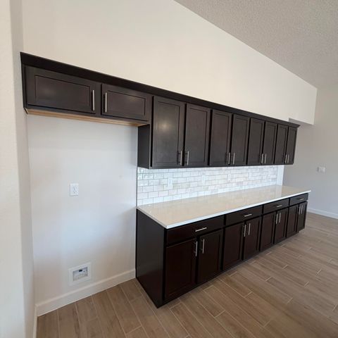 2464 Marble Avenue NE, Rio Rancho, NM 87144