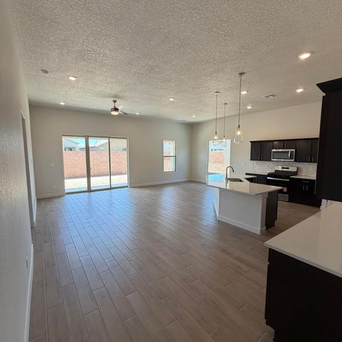 2464 Marble Avenue NE, Rio Rancho, NM 87144