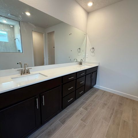 2464 Marble Avenue NE, Rio Rancho, NM 87144