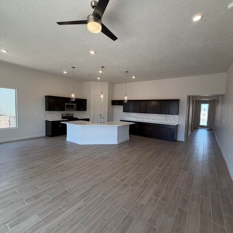 2464 Marble Avenue NE, Rio Rancho, NM 87144