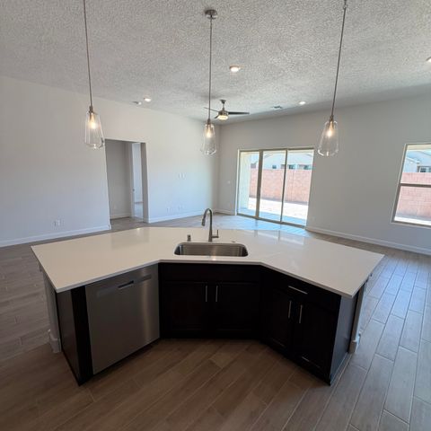 2464 Marble Avenue NE, Rio Rancho, NM 87144