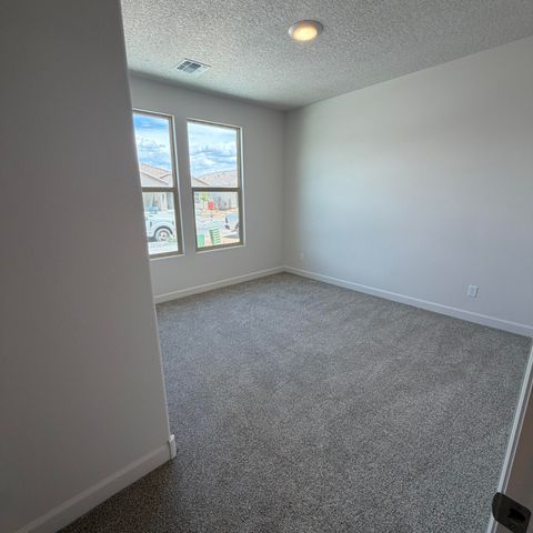 2464 Marble Avenue NE, Rio Rancho, NM 87144