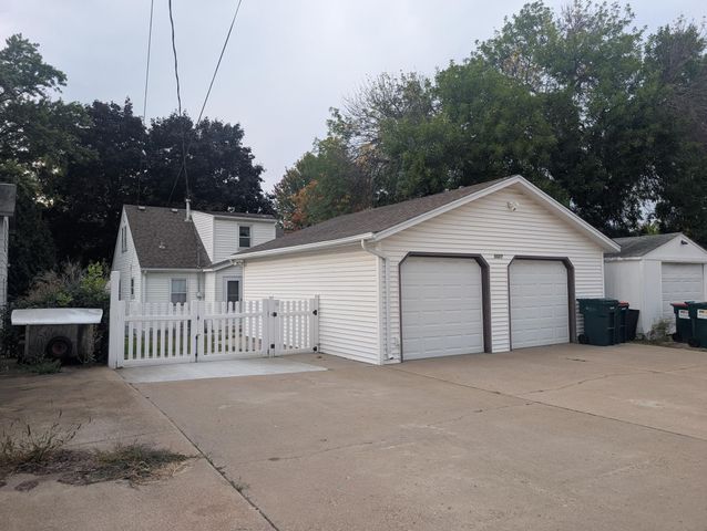 5027 6th Street NE, Columbia Heights, MN 55421