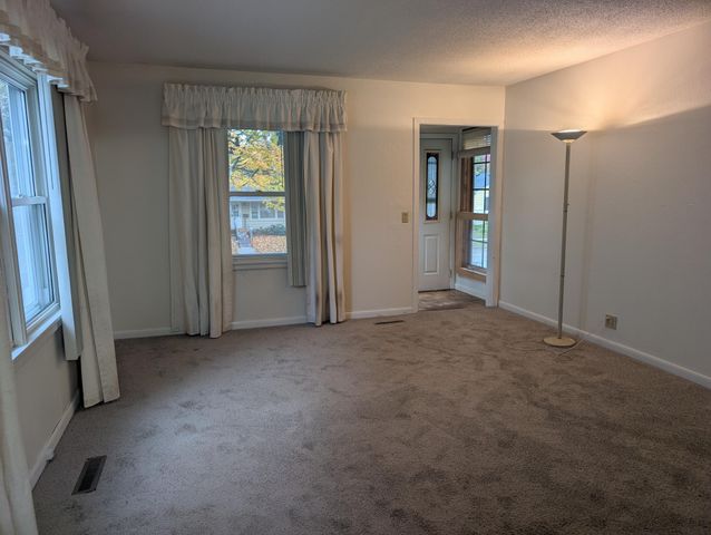 5027 6th Street NE, Columbia Heights, MN 55421