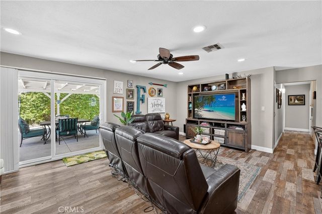 2239 Farringdon, Pomona, CA 91768