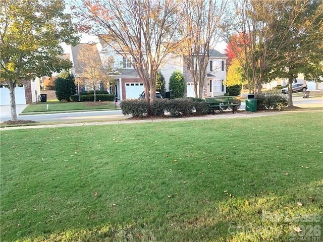 9110 Scarcliff Lane, Charlotte, NC 28277