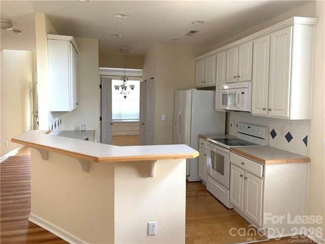 9110 Scarcliff Lane, Charlotte, NC 28277