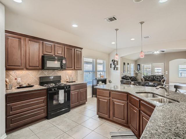 8241 Arezzo DR, Round Rock, TX 78665