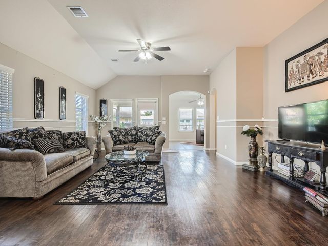 8241 Arezzo DR, Round Rock, TX 78665