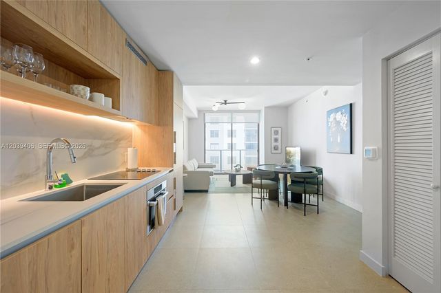11 NE 6th St 2411, Miami, FL 33132