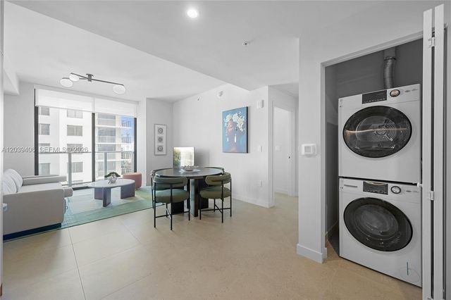 11 NE 6th St 2411, Miami, FL 33132