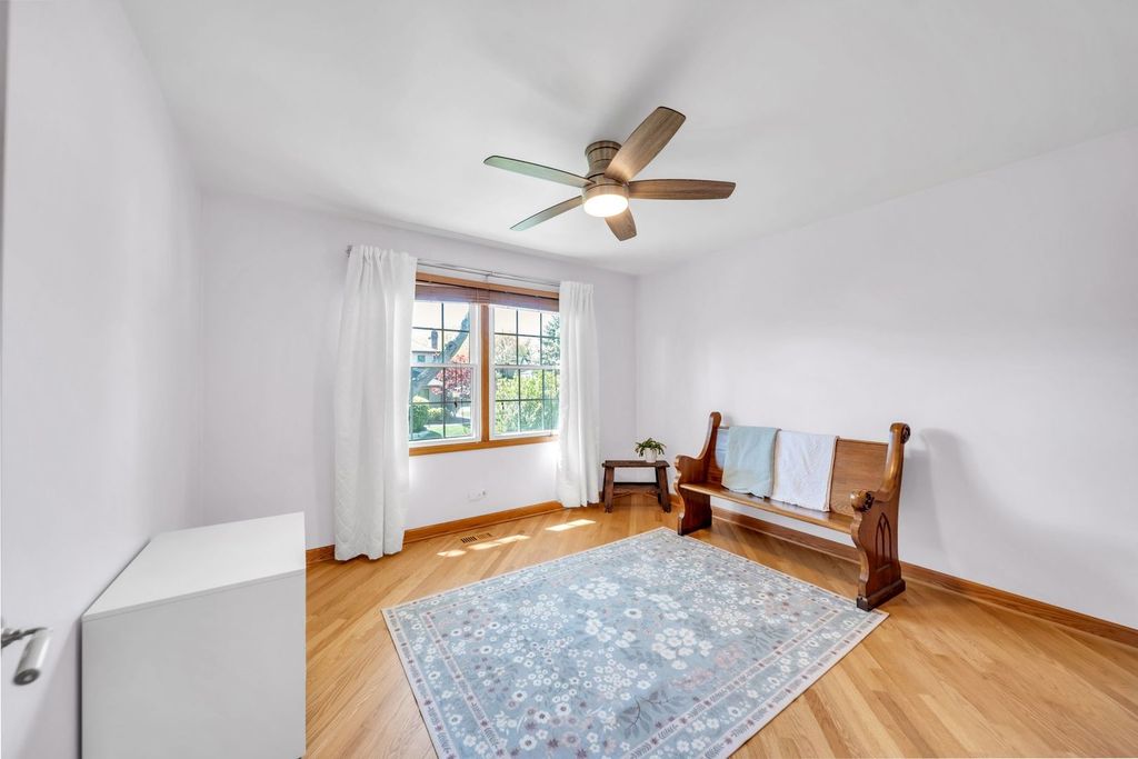 Image 29 of property listing at 323 Ford Lane, Bartlett, IL 60103